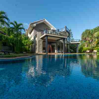 Villa Thuya - 3 Bedroom Oceanfront Villa with Pool Hotel Exterior