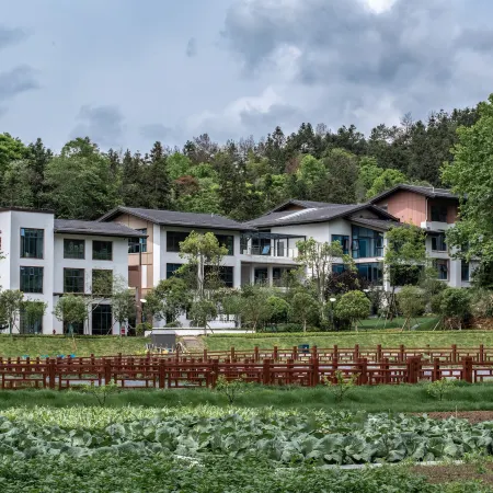 Baofeng Hotel