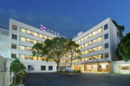 Guangzhou Panyu Vitality Animation Park Yizhi Meiju Hotels near Xiaolong Park