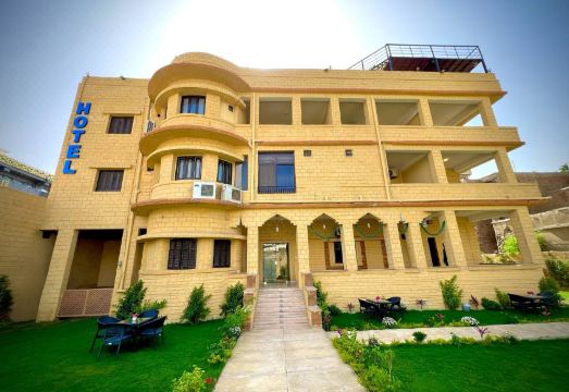 터쿼이즈 피라미드 게이트