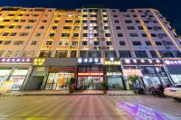 Yunju Hotel (Zhaotong Hejing Plaza)