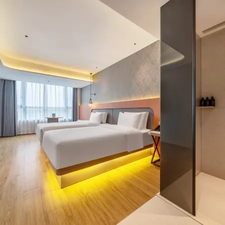 Wuyi jingchen hotel Hotéis em Wuyi