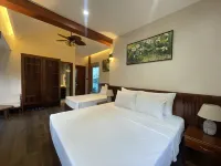 Athena Premier Resort Hotels in Ninh Thang