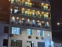 Sunshine Boutique Hotel ボヘドゥラン島周辺のホテル