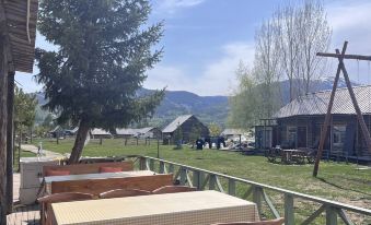 Kanas Yunwu Shanzhuang Hostel