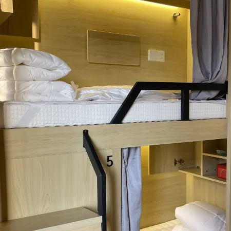 7 Youth Hostel