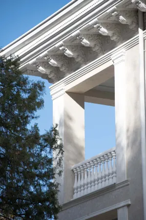 Zarafshon Parkside Отели рядом с достопримечательностью «Обсерватория Мирзо Улугбека»