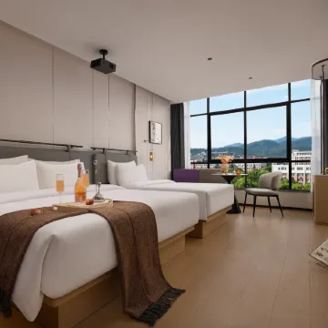 Puyue Tiancheng Hotel (Dongyang Downtown Area Guangsha College)