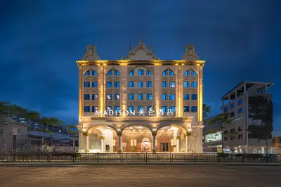 Madison Hotel Zhuhai Gongbei Port Hotels near Baishi Bridge Viewing Platform
