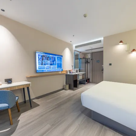 Homeinn Selected Hotel (Xining High-Speed Railway Station)