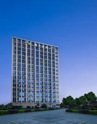 Youth Twilight Hotel (Ole Plaza Branch) - 2-Star
