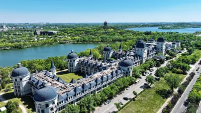 Pullman Tangshan Hotels near Botanical Pavilion