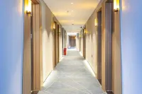 ネット フィッシュ イースポーツホテル（上海同済医院新村路地下鉄駅）