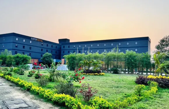 提拉瓦超級酒店