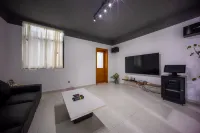 Anji Jiushi Yiting Homestay (Qihuan Jialebi)