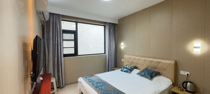 Jili Express Hotel Hotele w: Luohe