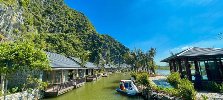 Athena Premier Resort Hotels in Nam Hoa Lu