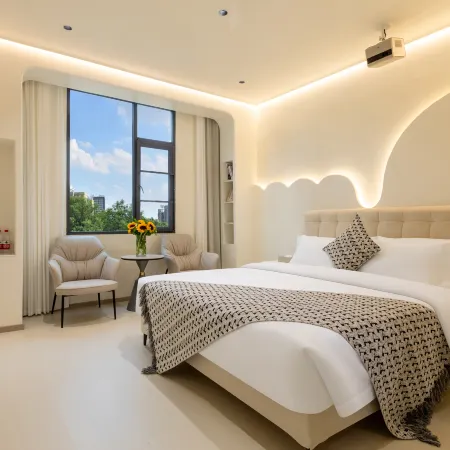 EXCLUSIVE HOTEL