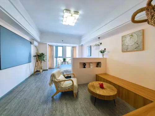 Fat Big Inn (Wanda Store South Square of Zhenjiang Railway Station)