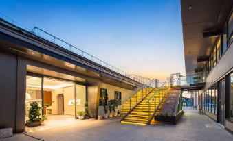 Tang Dynasty Twelve Districts Guesthouse Hotel (Huqin Pool Metro Station)