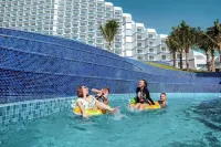 Cam Ranh Beach Resort – 5 Mins to Airport - Pools