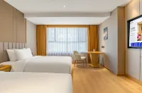 Xingcheng Hotel (Aksu Jinlan Square Branch) Hotels in Aksu
