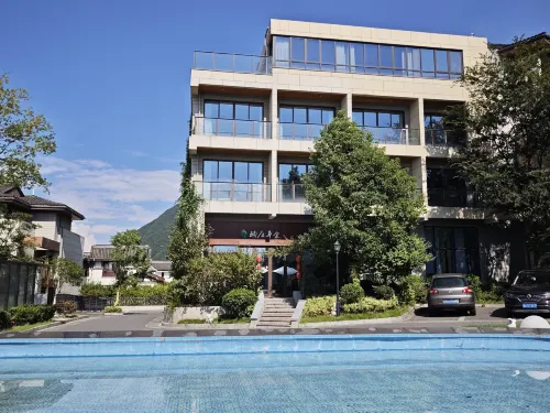 Yiju Caotang Hotel