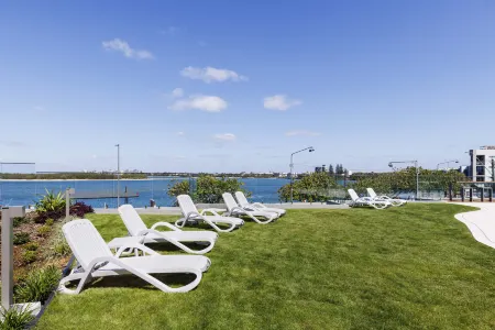 BreakFree Grand Pacific Caloundra Отели в г. Калаундра