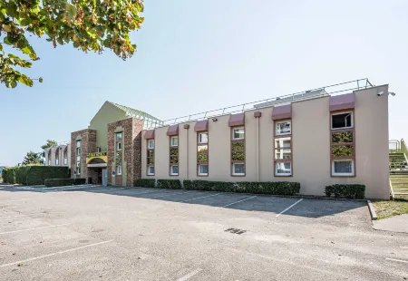 B&B Hôtel Annemasse Est Отели в г. Бон