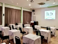 ذا لايم تري هوتل