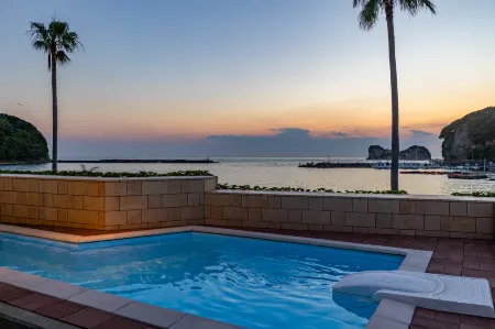 Daikyo Engtsuto Villa Отели рядом с достопримечательностью «Shirahama Kaichu Observatory Deck»