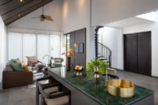 Quenzo Beach Resort Hotels near Black Sand Beach