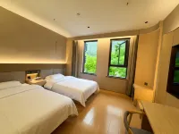 酒城民宿（天立酒街店） 鄰近全友家居（新體育運動公園店）的酒店