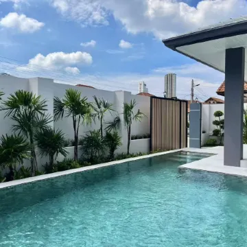 Pattaya Zhongtian Beach Villa / Close to the Beach / 4 Bedrooms 5 Bathrooms 2 Living Rooms
