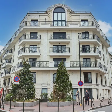Résidence Maurice Ravel Levallois Perret Отели рядом с достопримечательностью «LVMH Fragrance Brands»