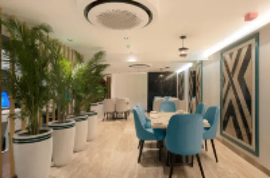 โรงแรม 44 โอเอซิส