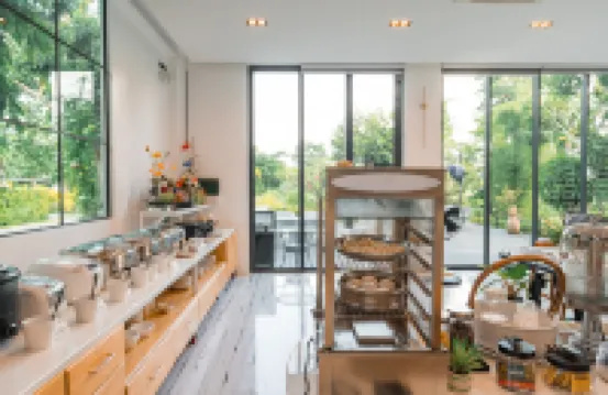 วีวารี ริเวอร์แคว รีสอร์ต โรงแรมในไทรโยค