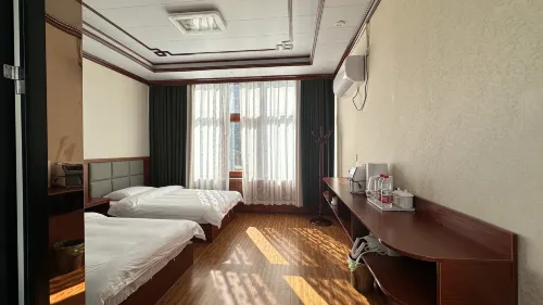 Kula Kangri • Mountain & Lake  Retreat Hotels in Lhozhag County