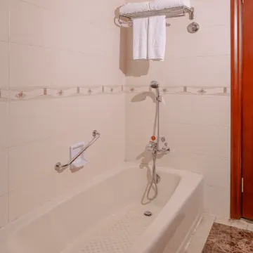 Paragon Hotel
