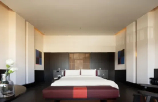 Shangri La Dukezong Ancient City Moonlight Square Atour Hotel