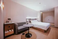 Homeinn Plus (Jixi Railway Station Wanda Plaza Branch)