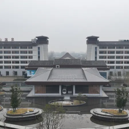 Gaoyou Shenju Mountain Hot Spring Hotel