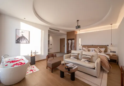 Yunxiu Yijing Designer Oxygen-Supplied Homestay (Shangri-La Dukezong Ancient City)