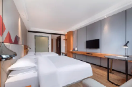 Borrman Hotel (Hechi Bama Center Cultural Plaza Store)