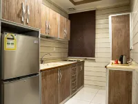 MG Crown Hotel 4 Các khách sạn gần Trung tâm thương mại Rashed