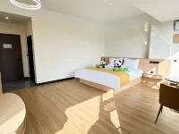 Riverside Bay Hotel 뤄딩 호텔