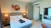 Dorsett Waterfront Subang Lake View Suite - balcony