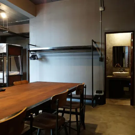 Rider Bedroom Hostel & Cafe