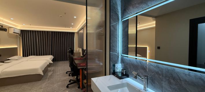 Grizzly Bear E-sports Intelligent Audio and Video Apartment (Pedestrian Street) Hotels in Baicheng