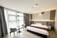 Zhenjiang Kaitai Hotel (Zhenjiang Railway Station Wanda Plaza) - ห้องครัว